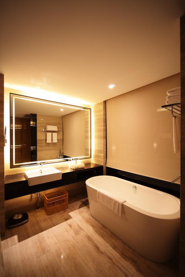 Haiyang  Shenglong Jianguo Hotel Haiyang מראה חיצוני תמונה