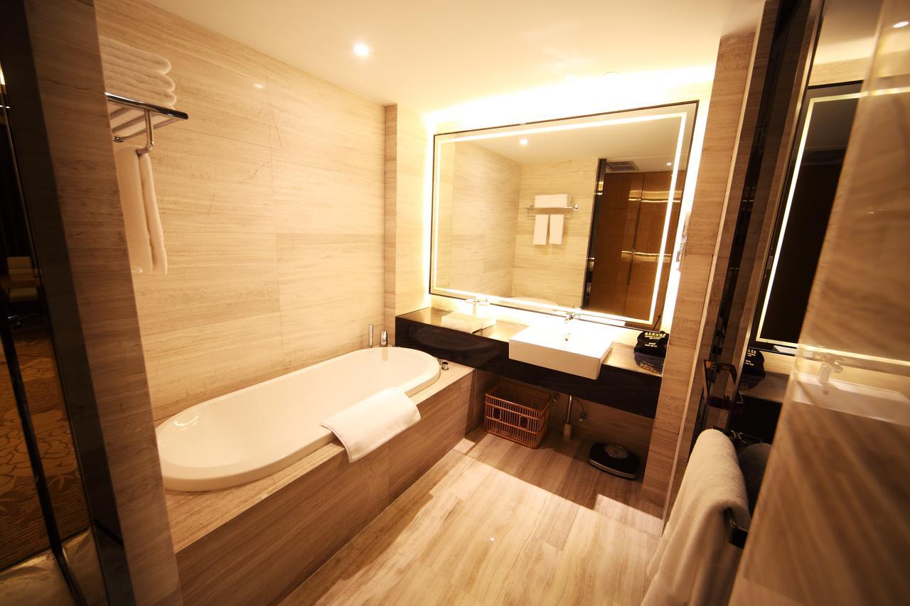 Haiyang  Shenglong Jianguo Hotel Haiyang מראה חיצוני תמונה